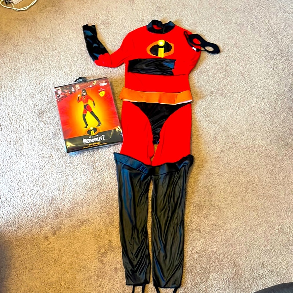 Mrs. Incredibles 2 costume, size 8-10 (M)
